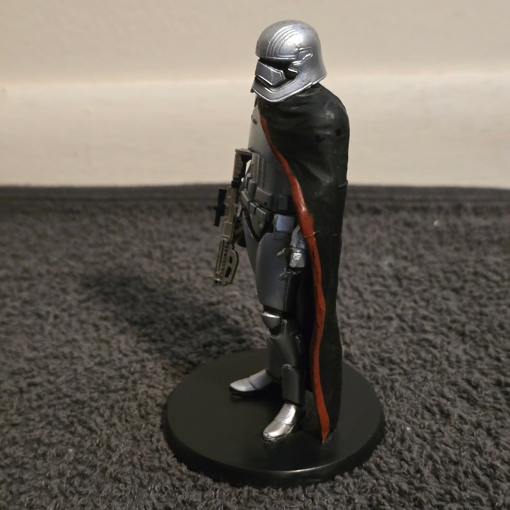 Disney Store Star Wars Captain Phasma Figurine Unisex OS Silver Chrome Cape PVC - Picture 2 of 5